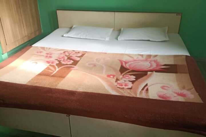 Room 2 of 16
