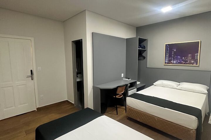 Room 4 of 111
