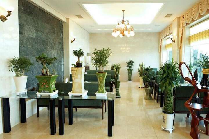 Entrance & Lobby