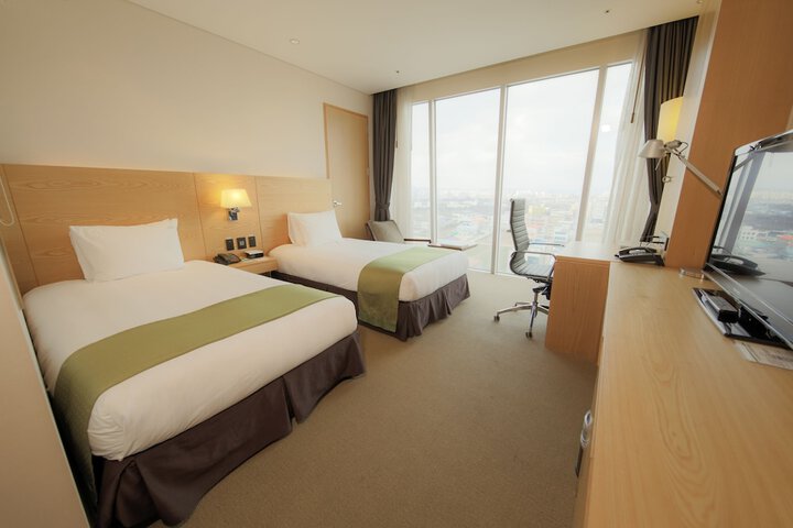Room 18 of 112