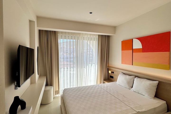 Room 22 of 48