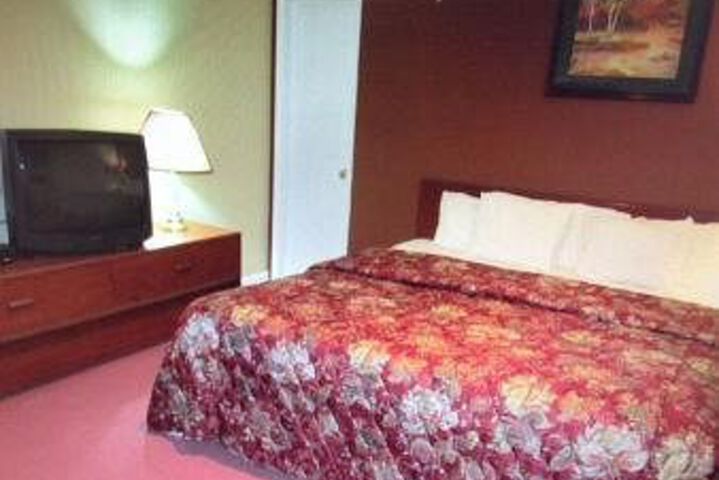 Room 5 of 12