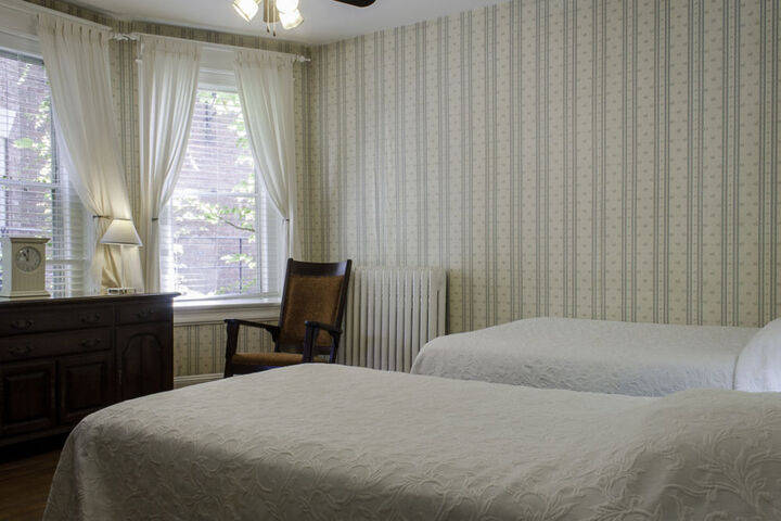 Room 44 of 99