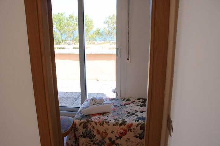 Room 7 of 43