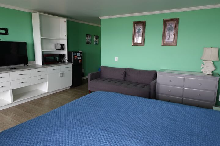 Room 9 of 282