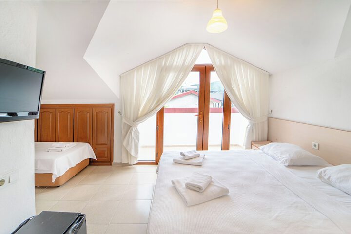 Room 7 of 48