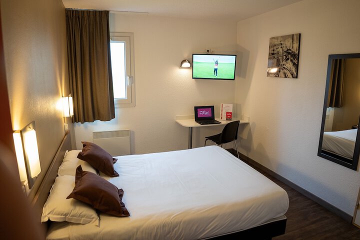 Room 8 of 24