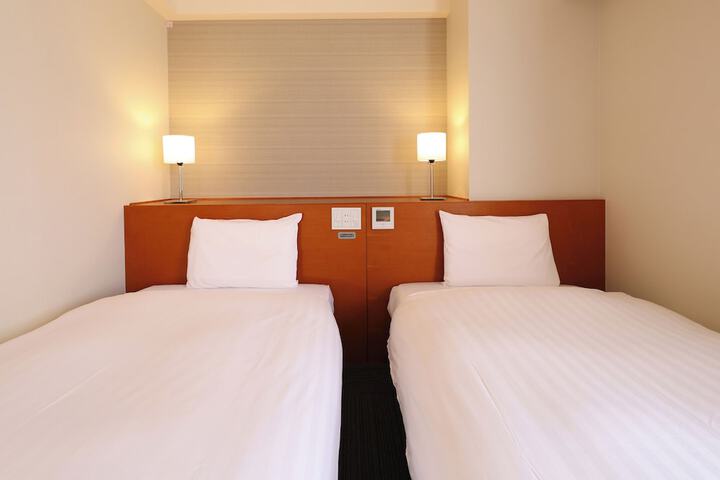 Room 20 of 149