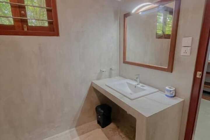 Room 3 of 10