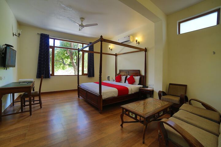 Room 40 of 77