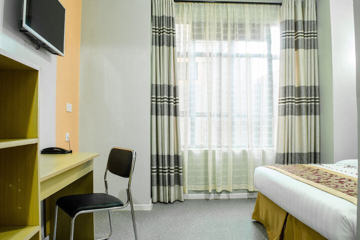 Room 19 of 37