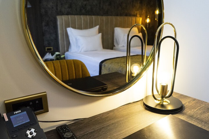 Room 10 of 70