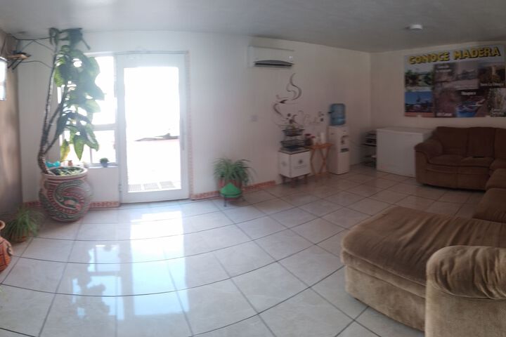 Room 6 of 14