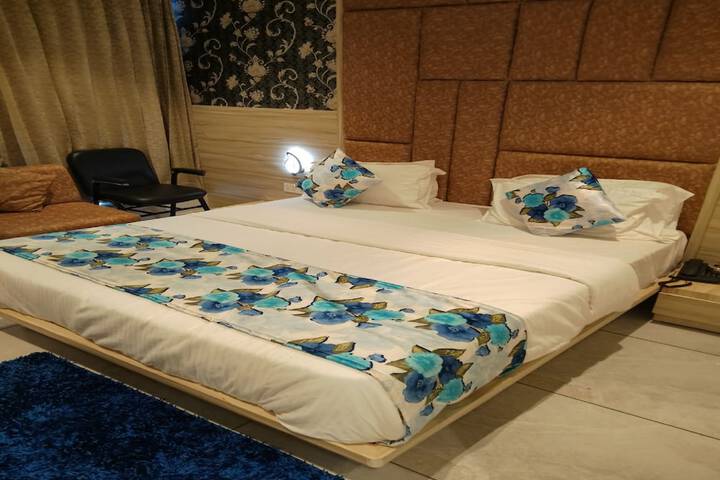 Room 16 of 29