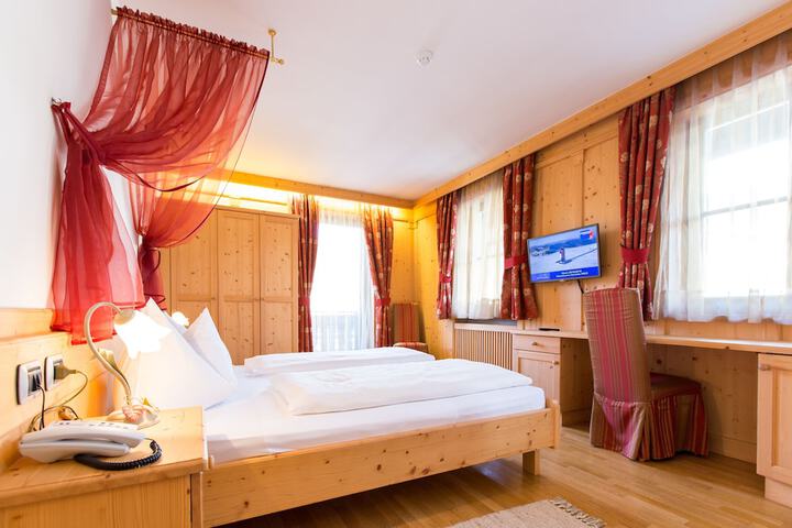 Room 4 of 59