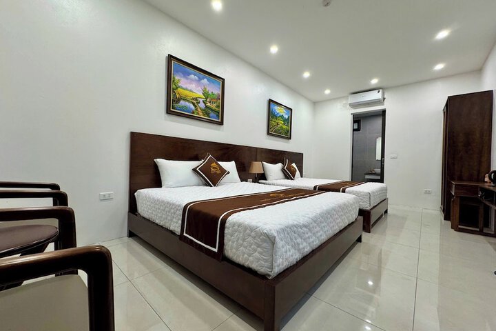 Room 7 of 27