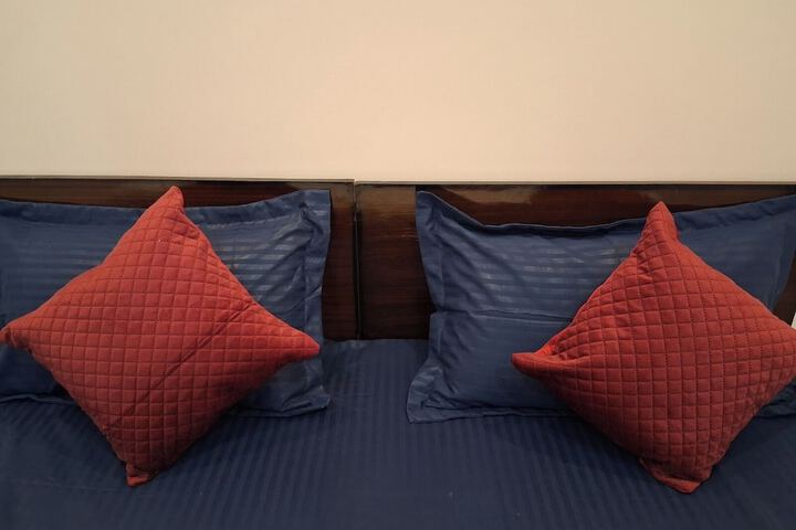 Room 2 of 18