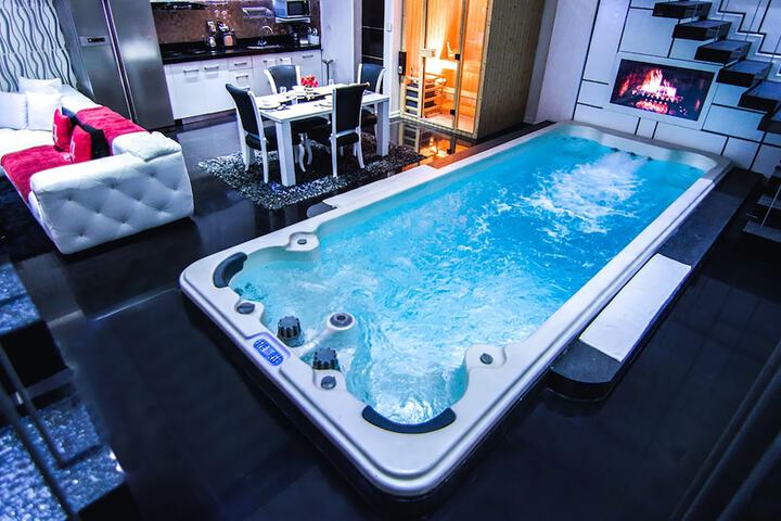 Pool 62 of 72