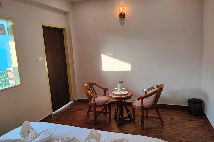 Room 9 of 20