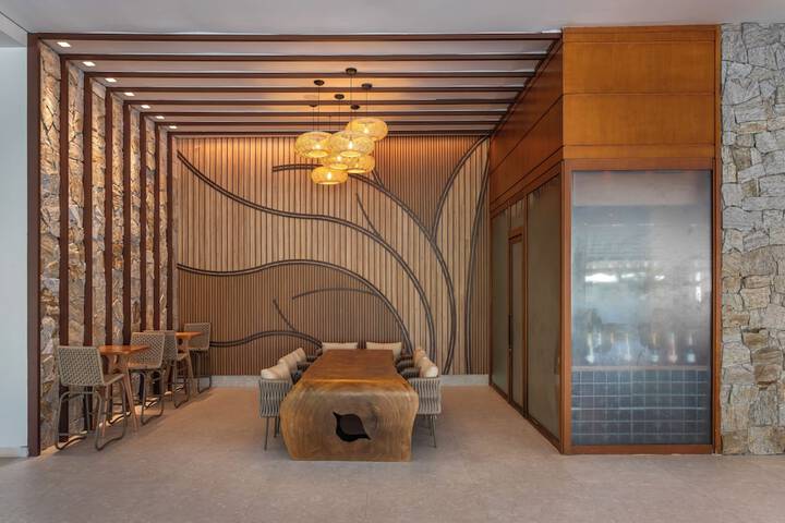 Lounge 50 of 71