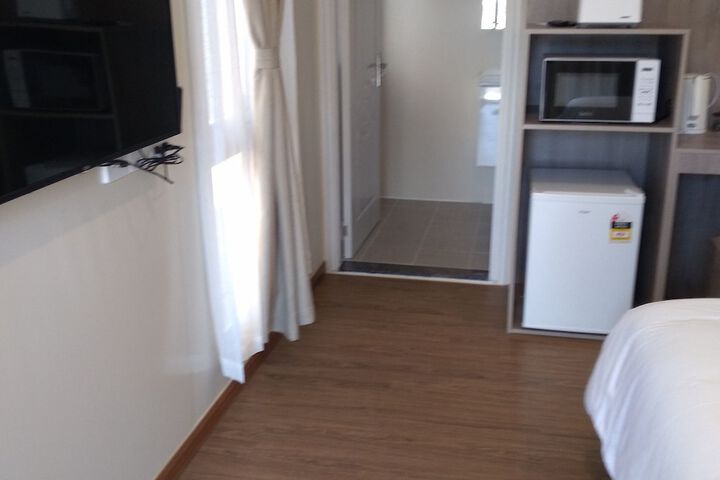 Room 6 of 23
