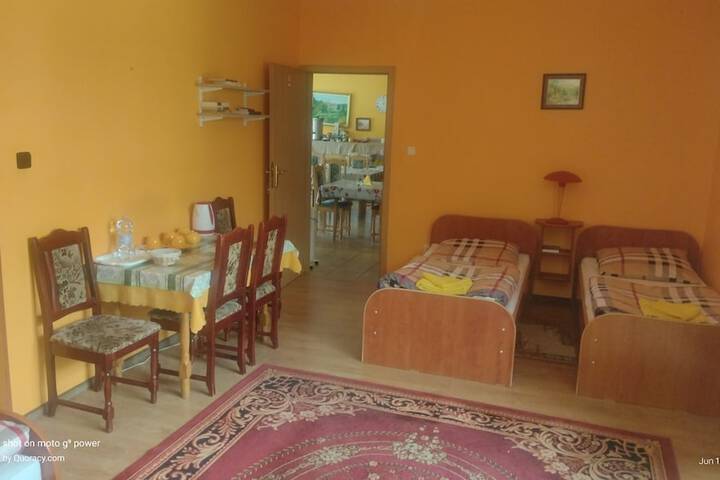 Room 2 of 67