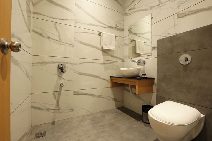 Room 13 of 21