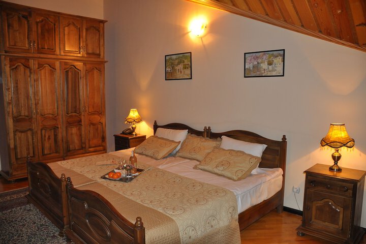 Room 9 of 31