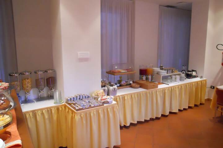 Breakfast/Coffee Service 27 of 55