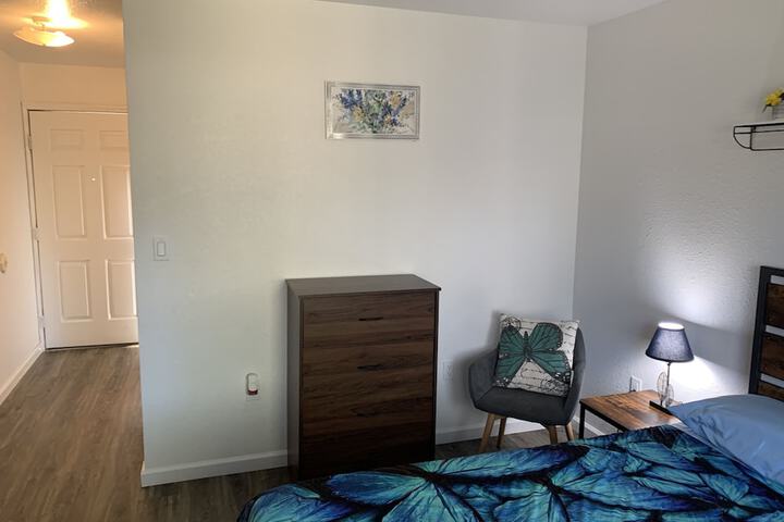 1 Queen Bed (64 of 103)