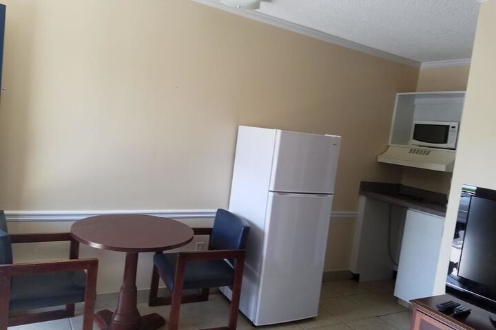 Room 5 of 15
