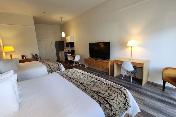 Room 6 of 44