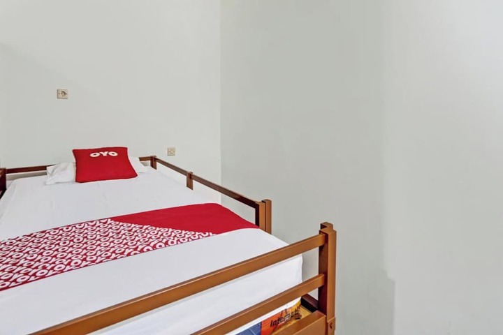 Room 18 of 32