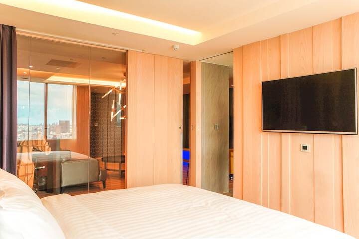 Room 35 of 87