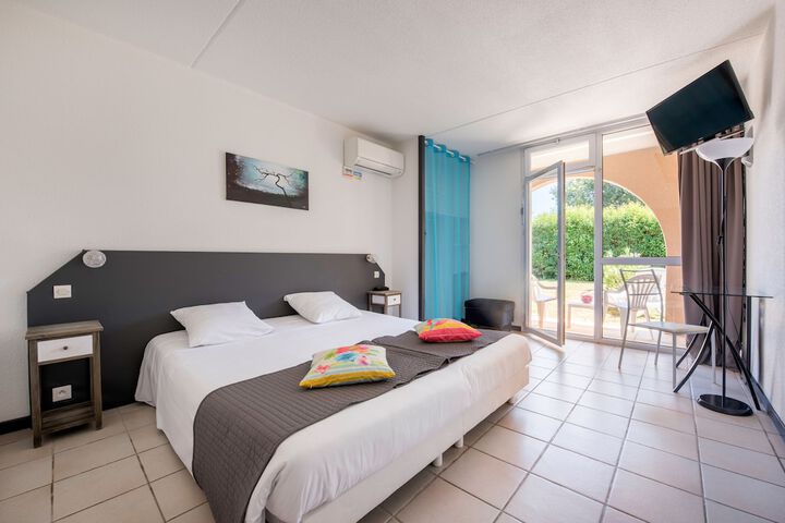 Room 3 of 49
