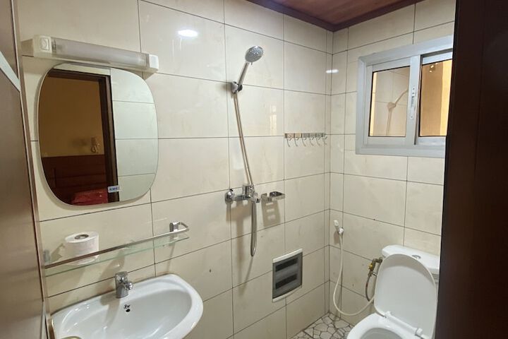 Room 12 of 21