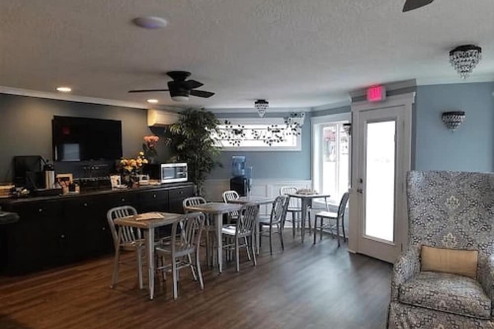 Breakfast area