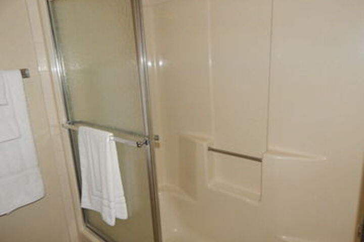 Room 8 of 139