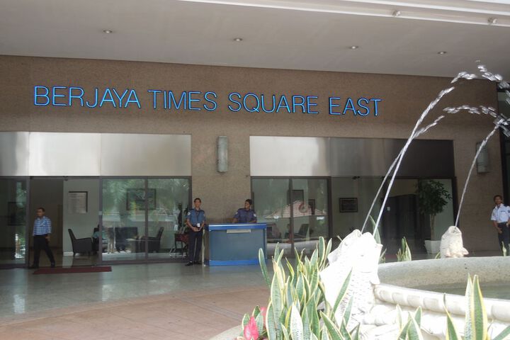 Hotel Exterior 55 of 68