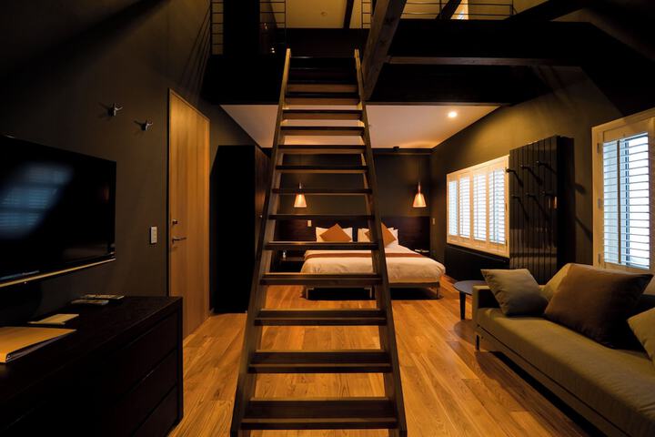 Room 11 of 37