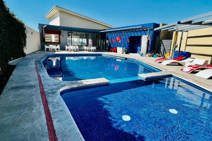 Pool 12 of 20