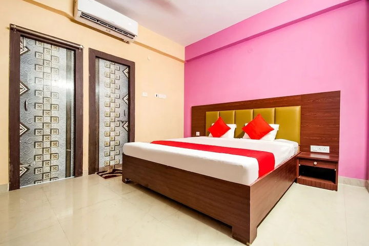 Room 4 of 13