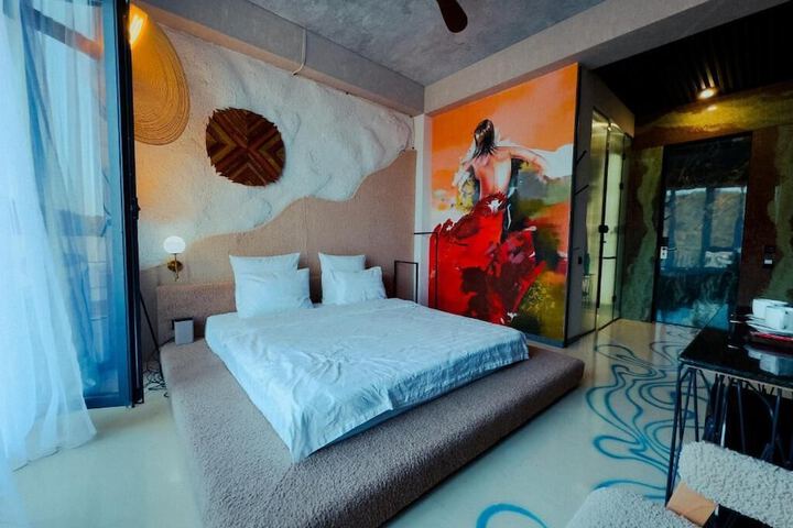 Room 8 of 38