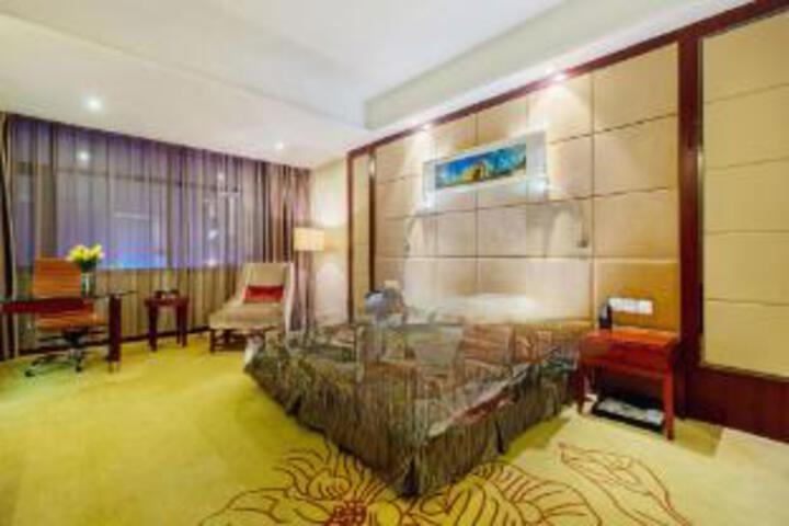 Room 21 of 23