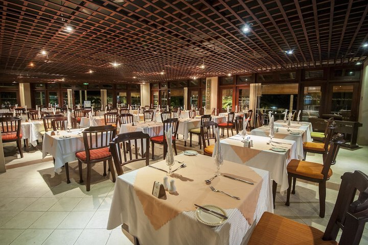 Dining Photos