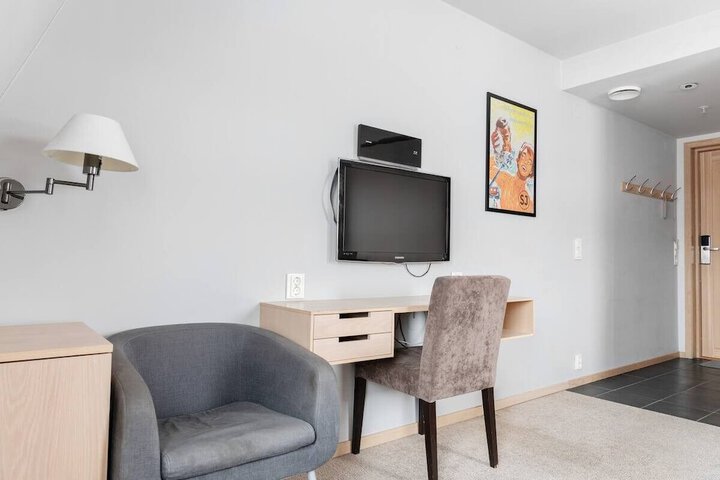 Room 4 of 865