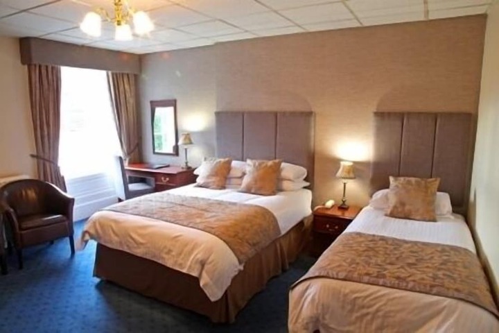 Room 6 of 63