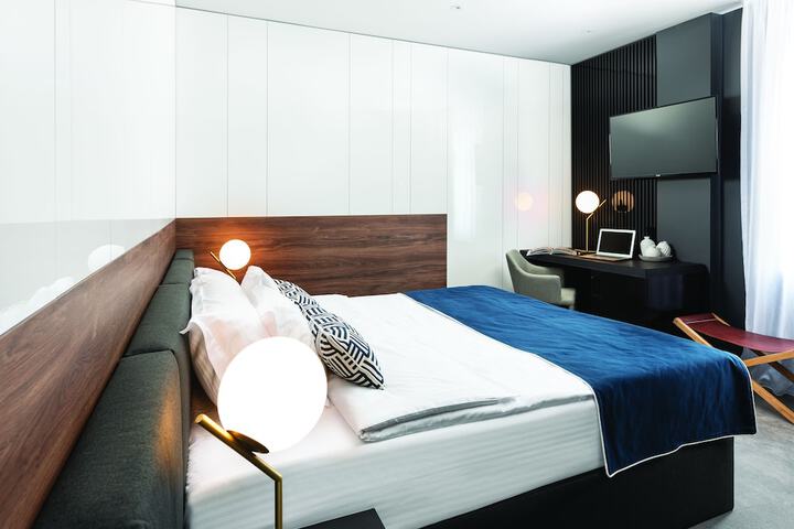 Room 10 of 78