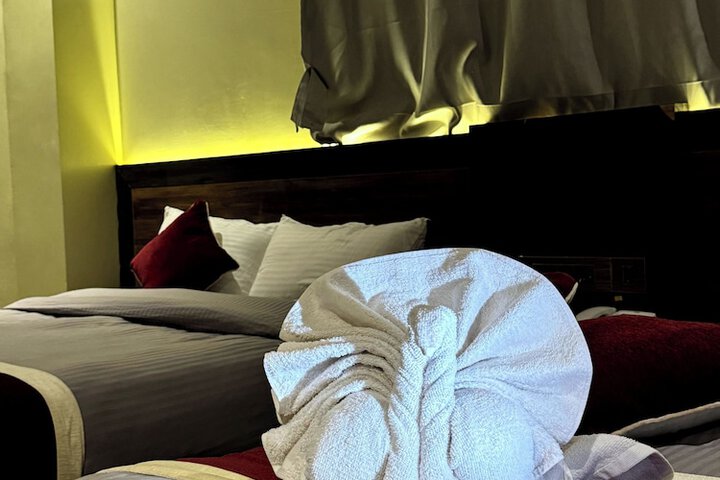 Room 2 of 28