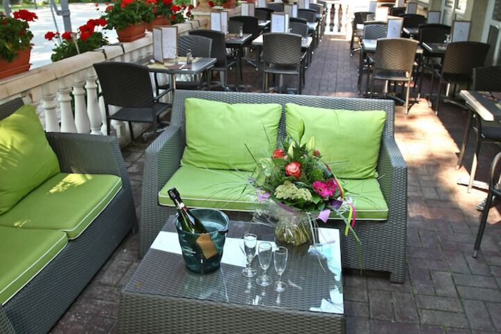 Terrace/Patio 33 of 38